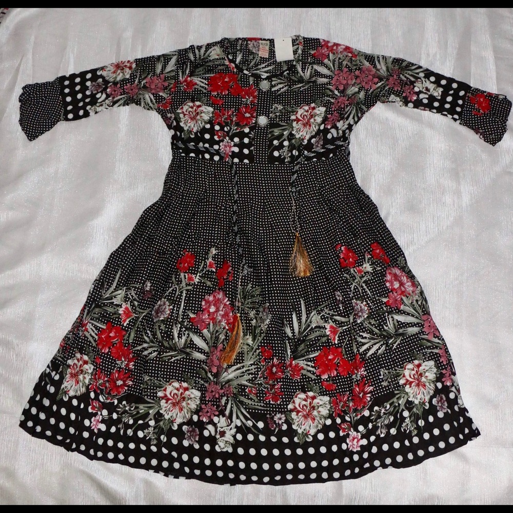 This dress is BRAND NEW and NEVER WORN!!